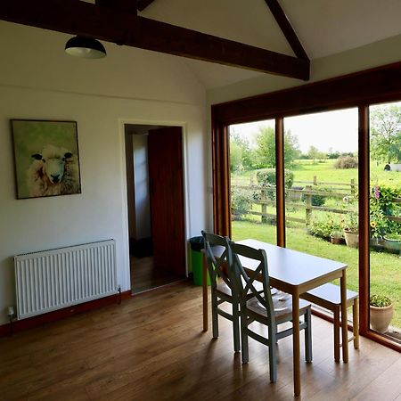 Tranquil And Cosy Cottage On The Somerset Levels 브리지워터 외부 사진