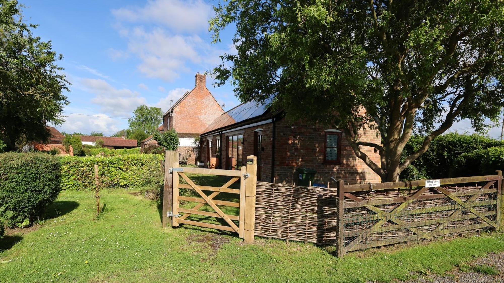 Tranquil And Cosy Cottage On The Somerset Levels 브리지워터 외부 사진